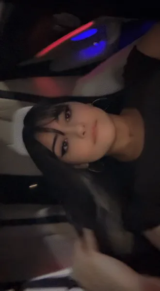 These pretty tits love to show what real beauty looks like [